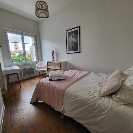 Le P'Tit Nid Apartamento Parthenay Exterior foto
