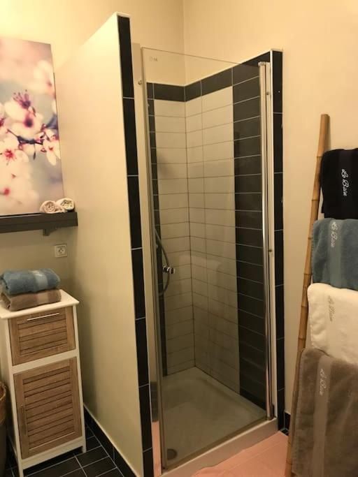 Le P'Tit Nid Apartamento Parthenay Exterior foto