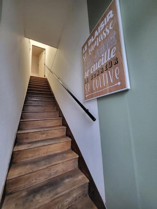 Le P'Tit Nid Apartamento Parthenay Exterior foto